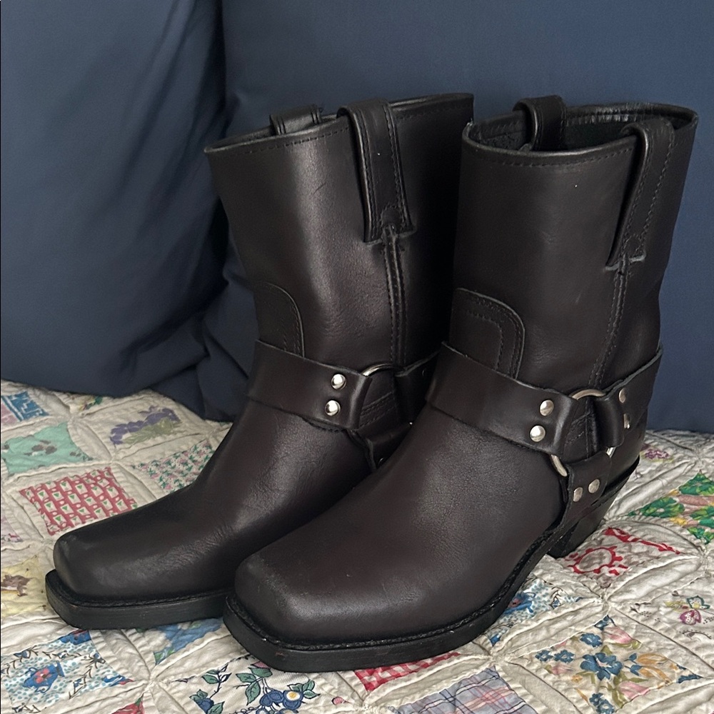 Frye Harness boots 8R black